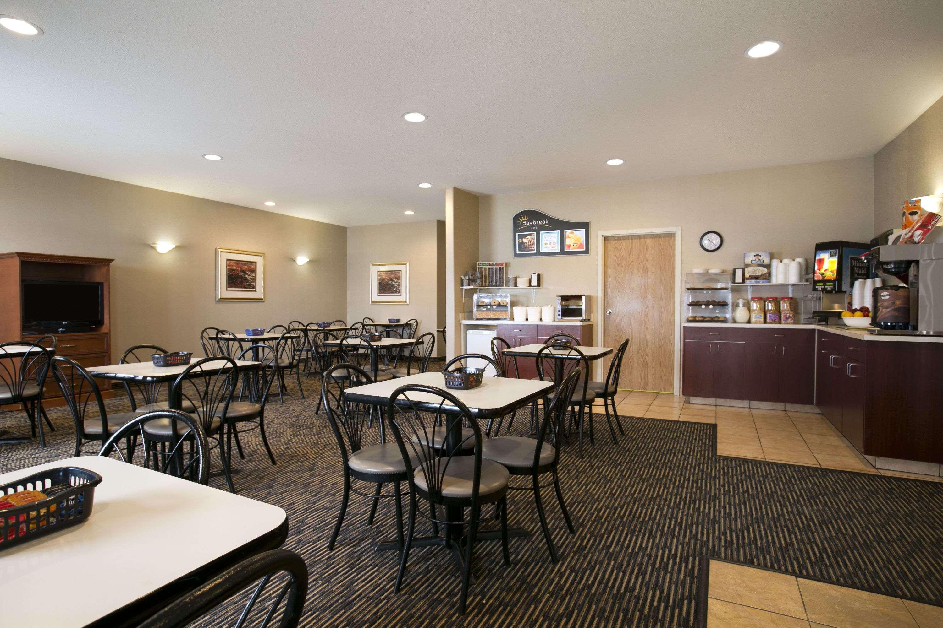 Days Inn By Wyndham Moose Jaw Eksteriør bilde