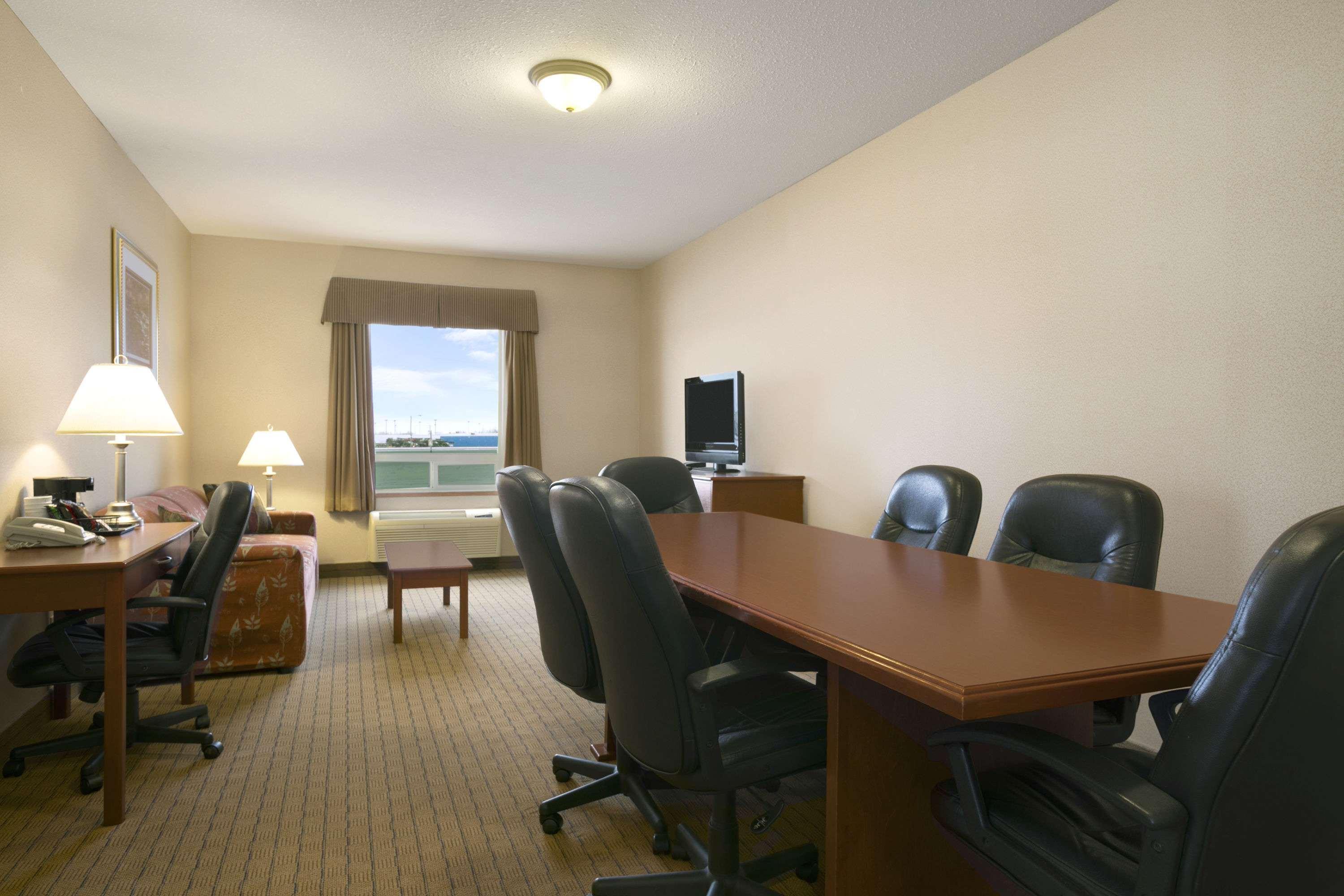 Days Inn By Wyndham Moose Jaw Eksteriør bilde