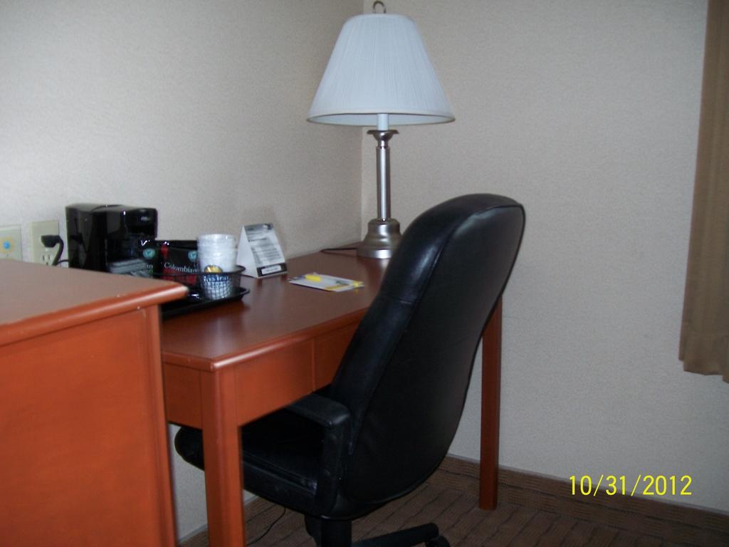 Days Inn By Wyndham Moose Jaw Eksteriør bilde