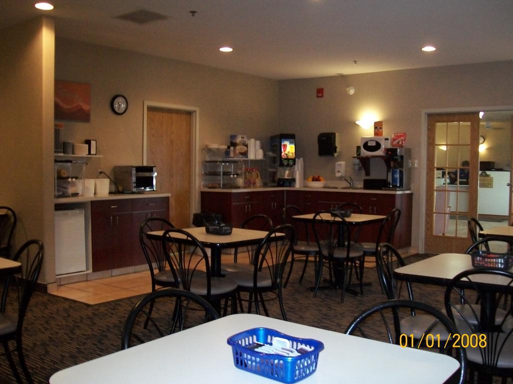 Days Inn By Wyndham Moose Jaw Eksteriør bilde
